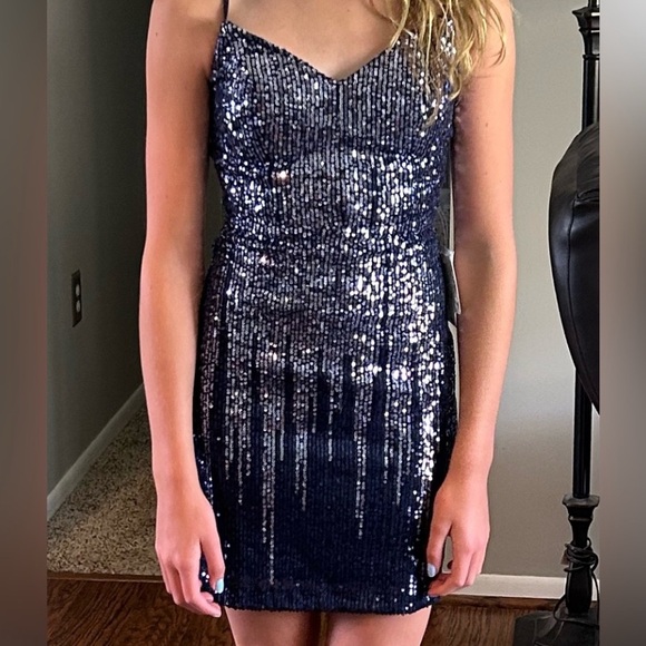 Dresses & Skirts - Navy Ombré Sequin Bodycon Homecoming/Formal Dress (Pear Culture, Size 1/2)